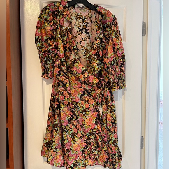 Top shop beautiful floral wrap dress - Picture 3 of 7